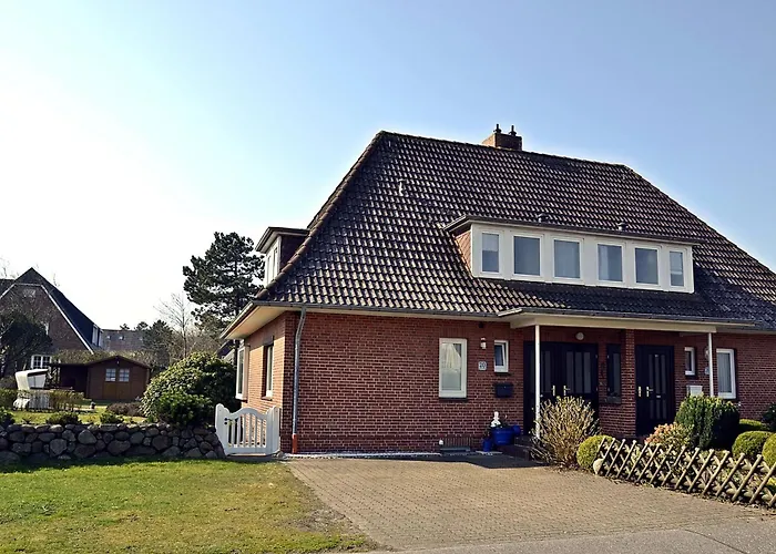 Haus-marell-1-og-wohnung-1-ost Apartman *